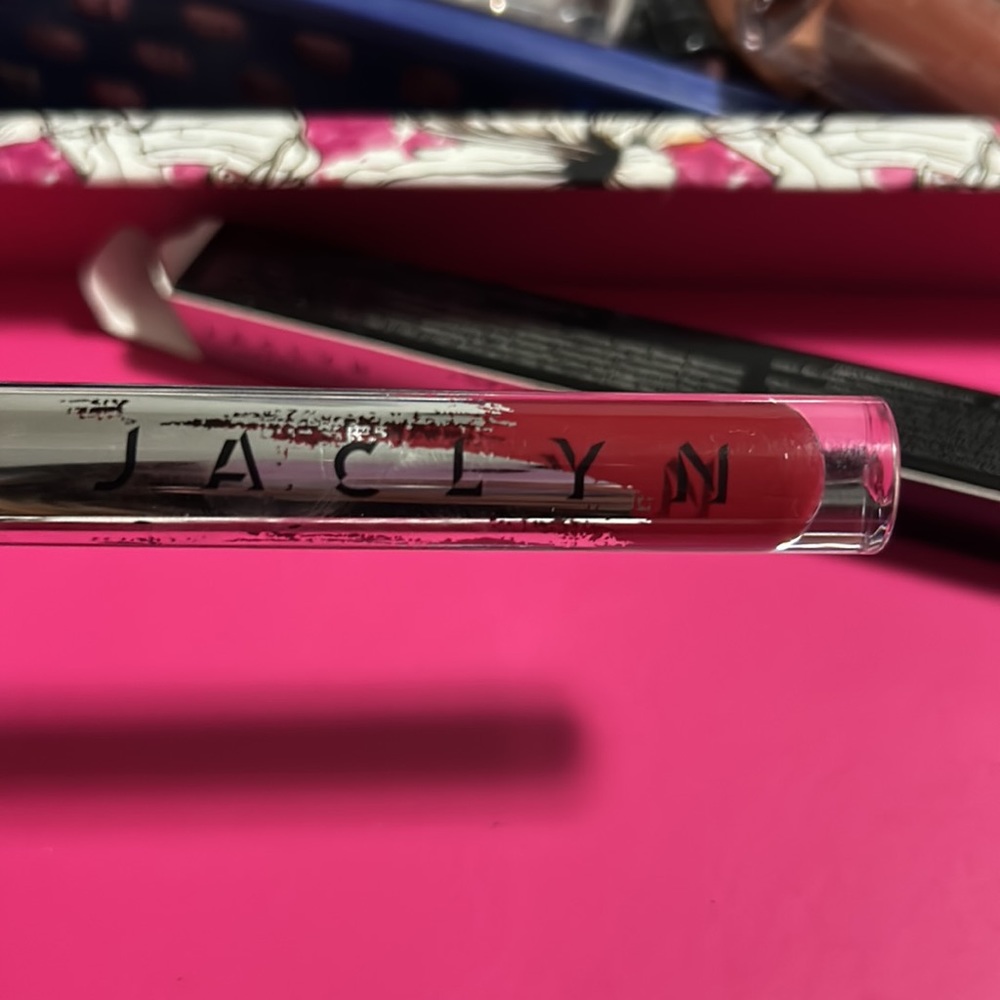 BNIB Jaclyn Cosmetics liquid lipstick in “unwrap me”